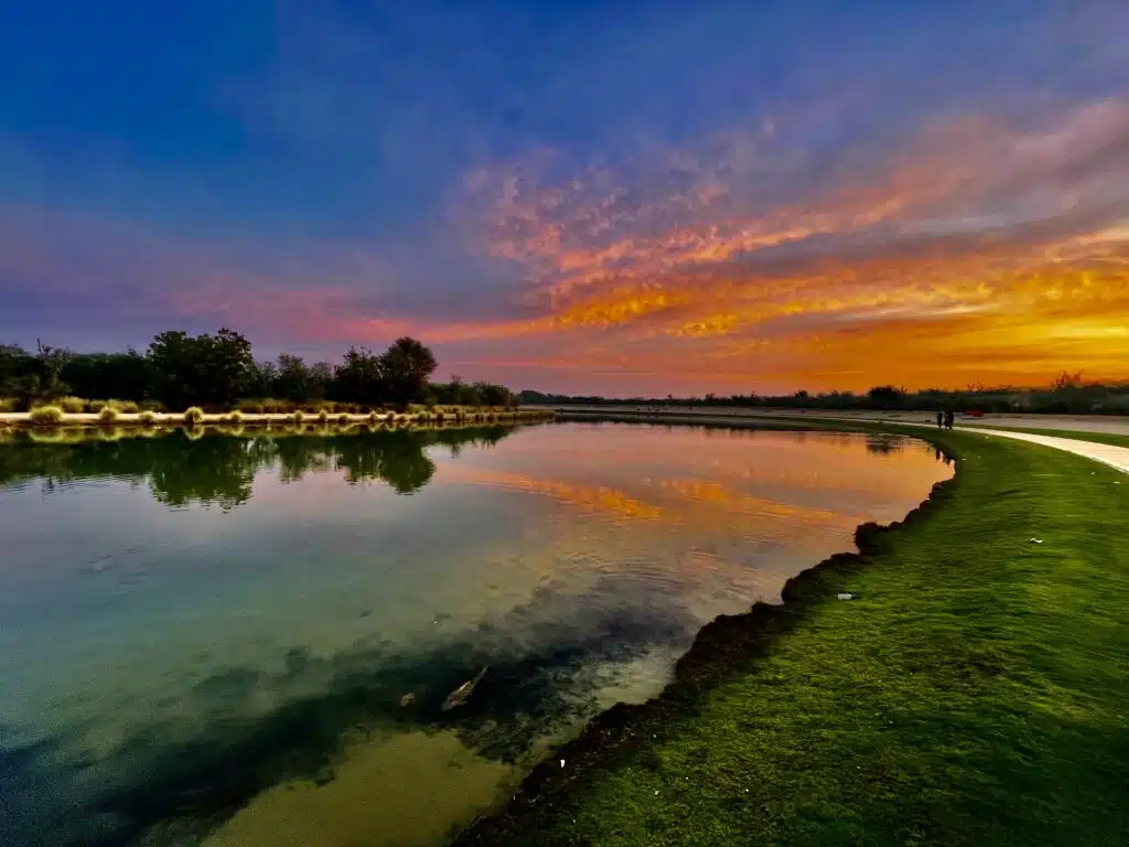 Love Lake Dubai: Photos, Romantic Spot, Timings, Tour 6 love lake dubai romantic