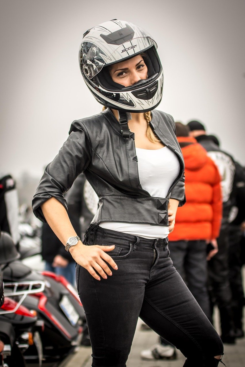 Safety equipment used during dune buggy rides in Dubai