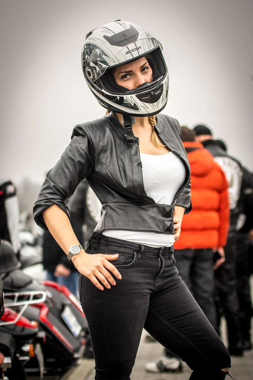 Safety equipment used during dune buggy rides in Dubai