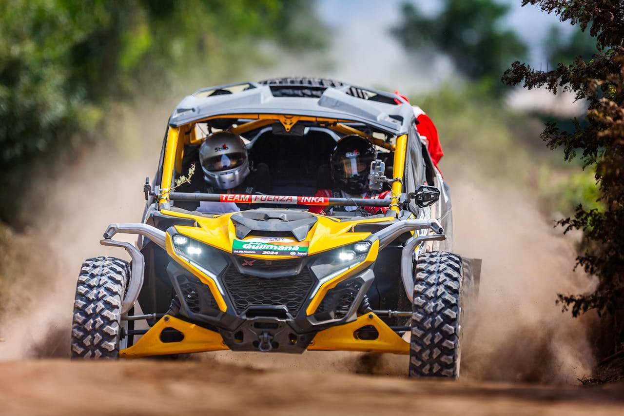 Can-Am Maverick X3 guided dune buggy adventure in Dubai red dunes