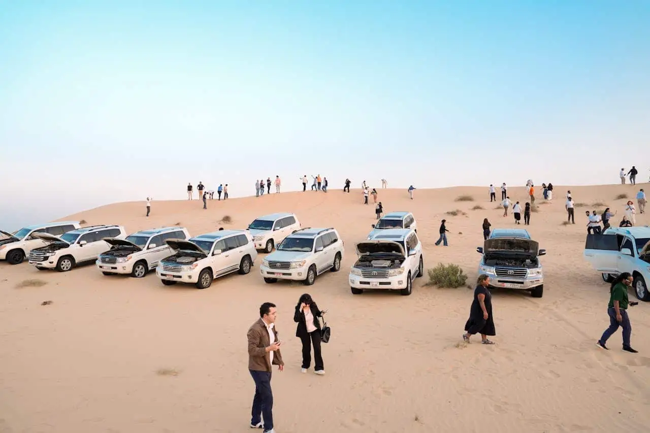 Recommended clothing and items for Dubai Marina dune buggy desert safari